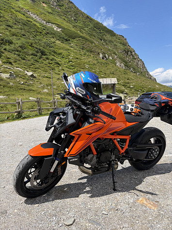 KTM 1390 SUPER DUKE R EVO, Solkpass